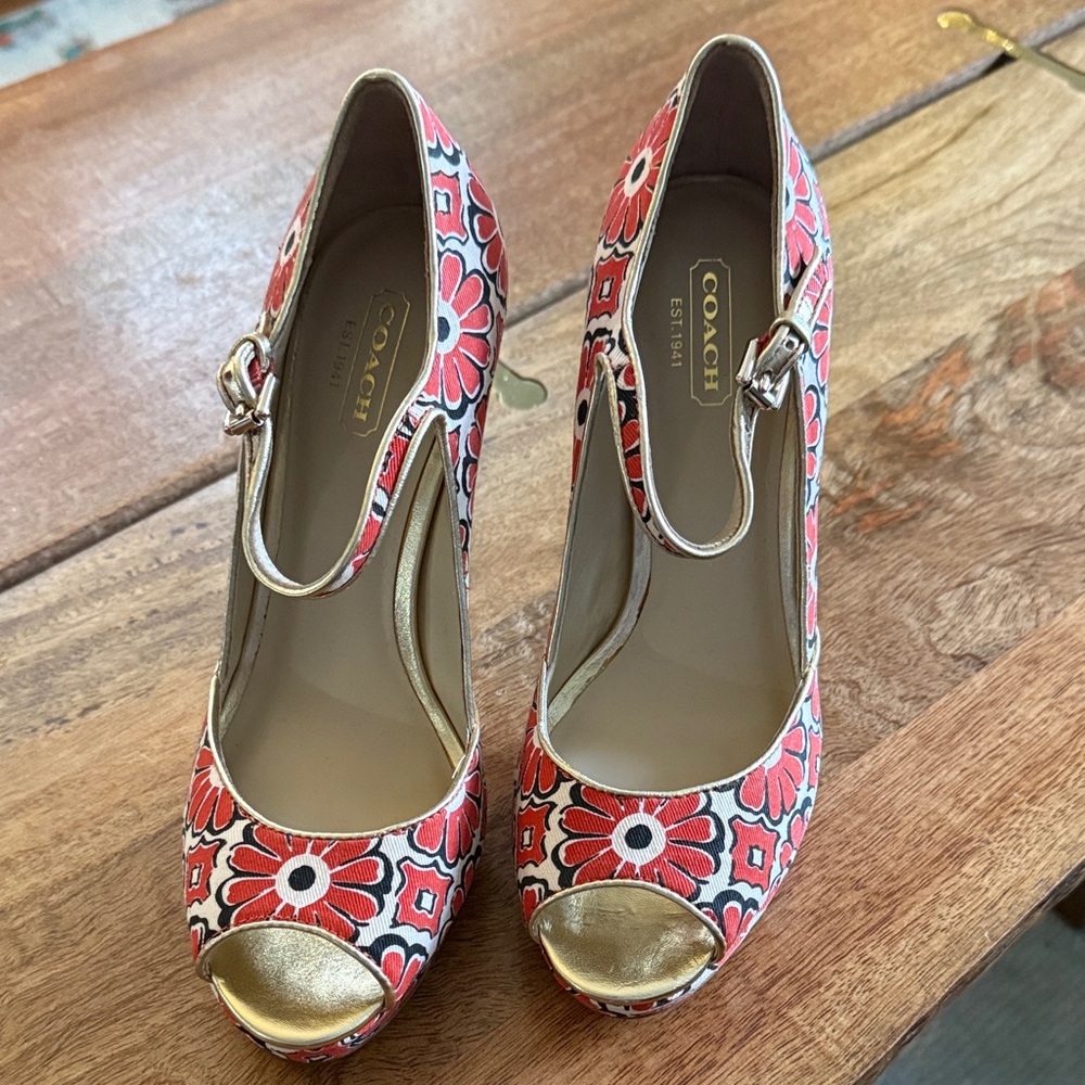 NWOB Coach Floral Heels - Picture 2 of 10